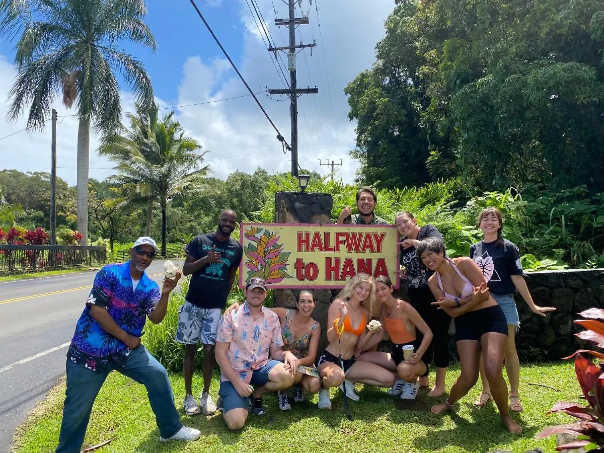 Howzit Hostels Wailuku